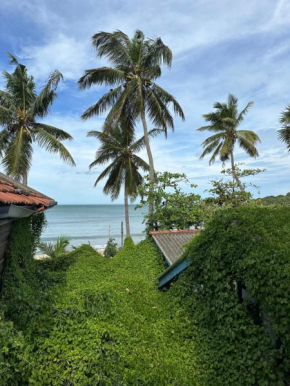 Arugambay Surf Resort